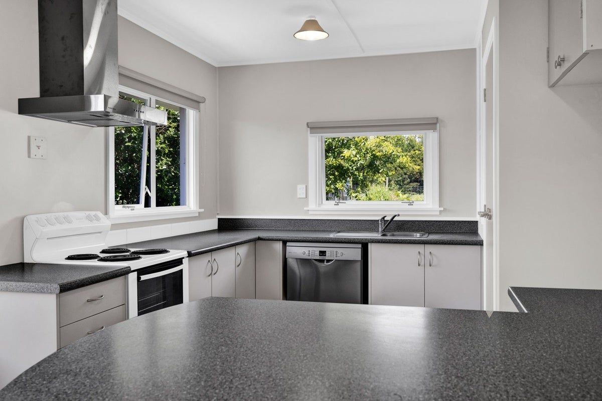 1354 Devon Road, Brixton, Waitara - Carousel 2