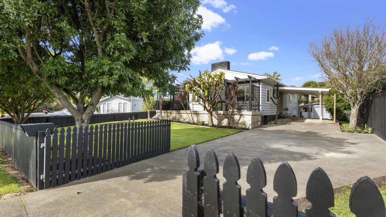 9 Norrie Avenue, Mount Albert, Auckland - Carousel 1