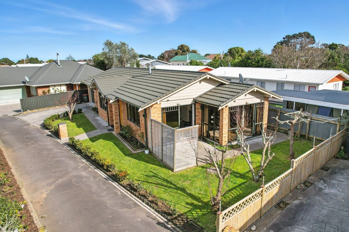 9C York Street, Gonville, Whanganui - Carousel 1