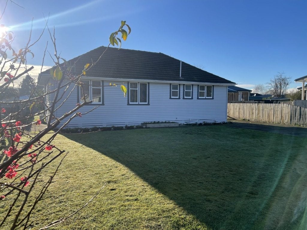 1022 Sussex Street, Mayfair, Hastings - Carousel 1