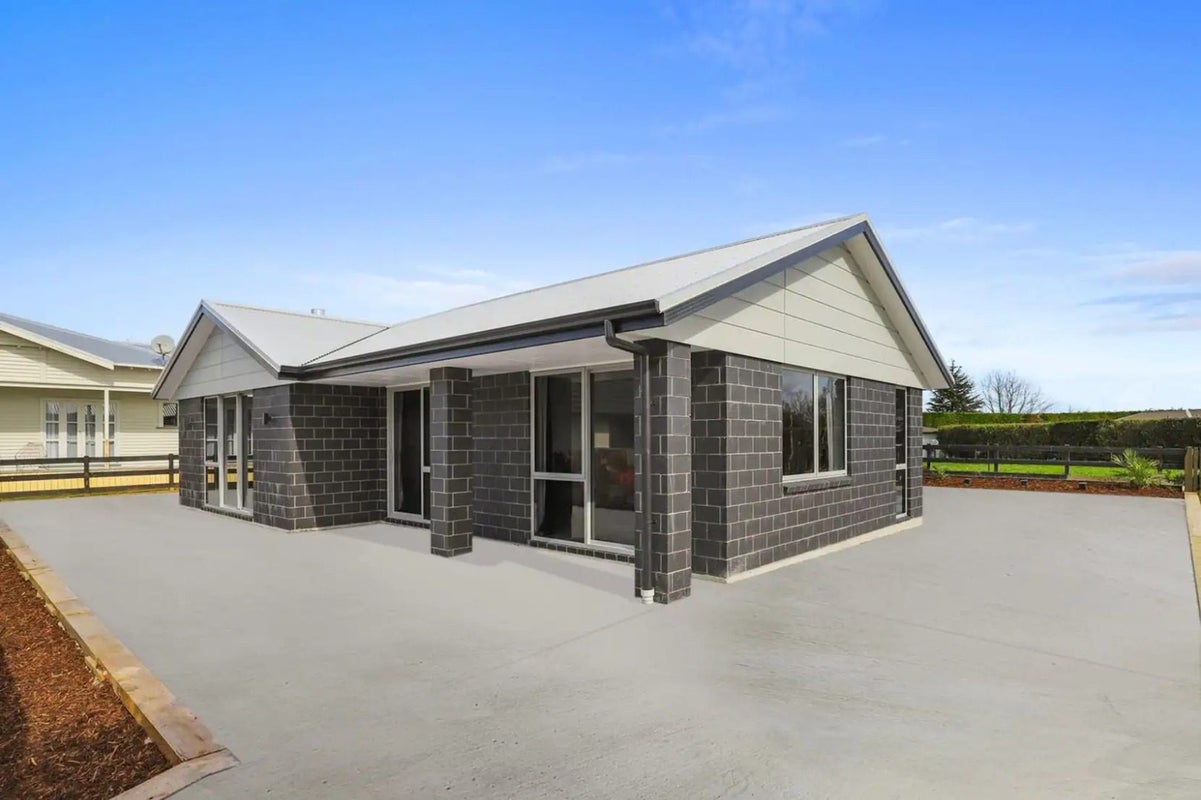 14B Churchill Avenue, Te Aroha, Te Aroha - Carousel 1