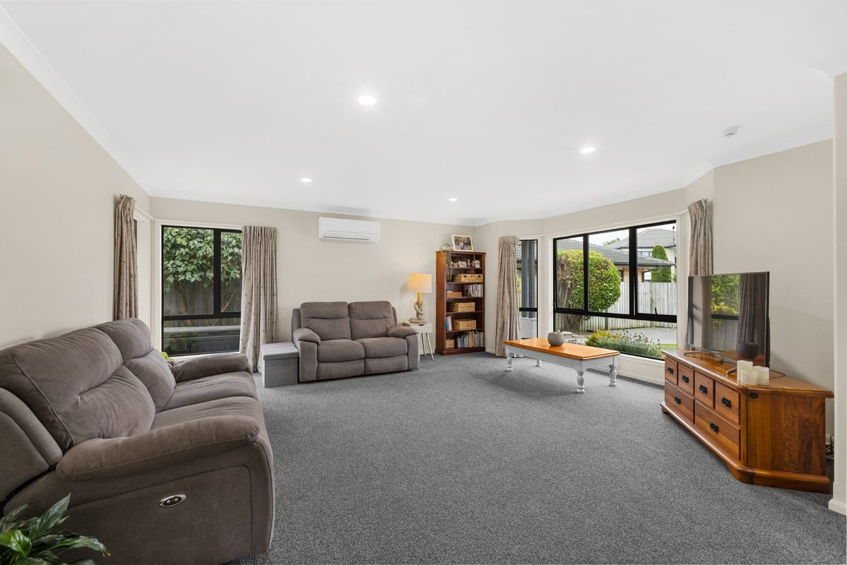 19 Cayman Close, Shirley, Christchurch - Carousel 2