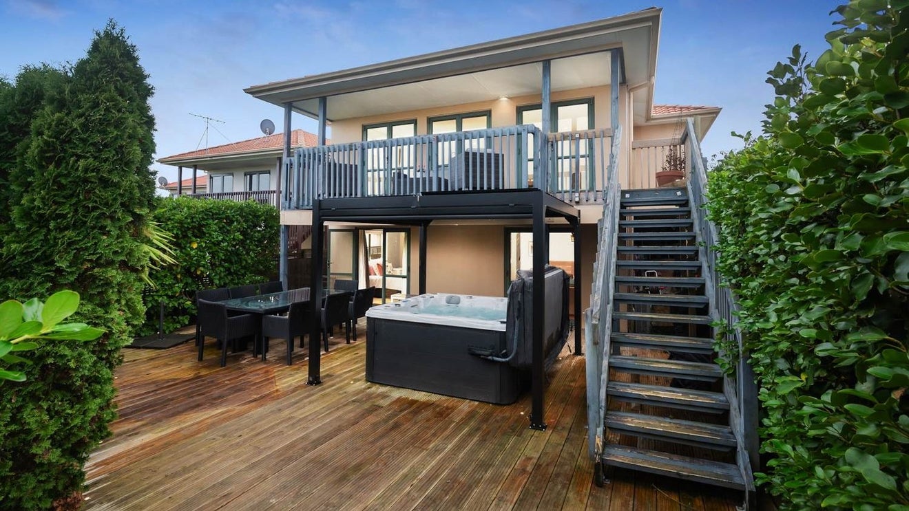 24 Midshipman Court, Gulf Harbour, Whangaparaoa - Carousel 1