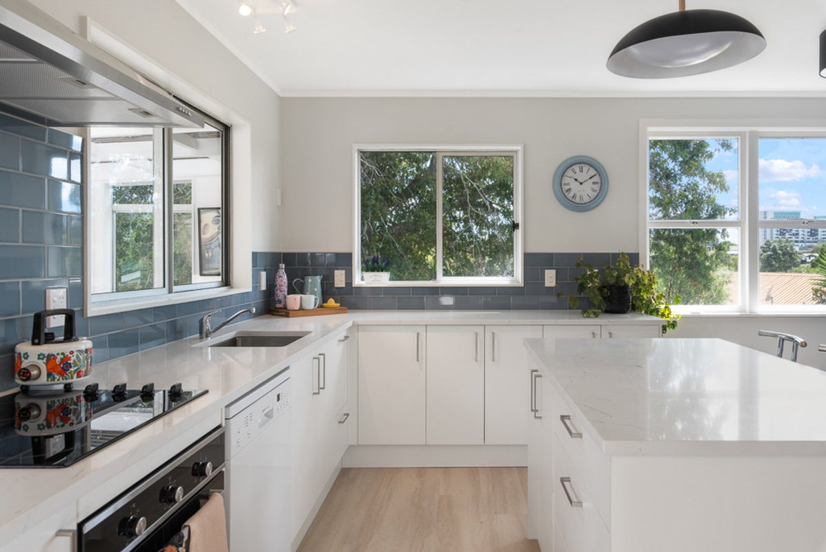 42A Woodglen Road, Glen Eden, Auckland - Carousel 2
