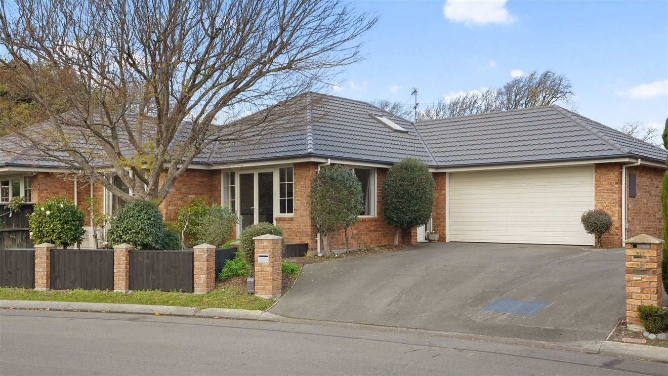 43 Parade Court, Addington, Christchurch - Carousel 21