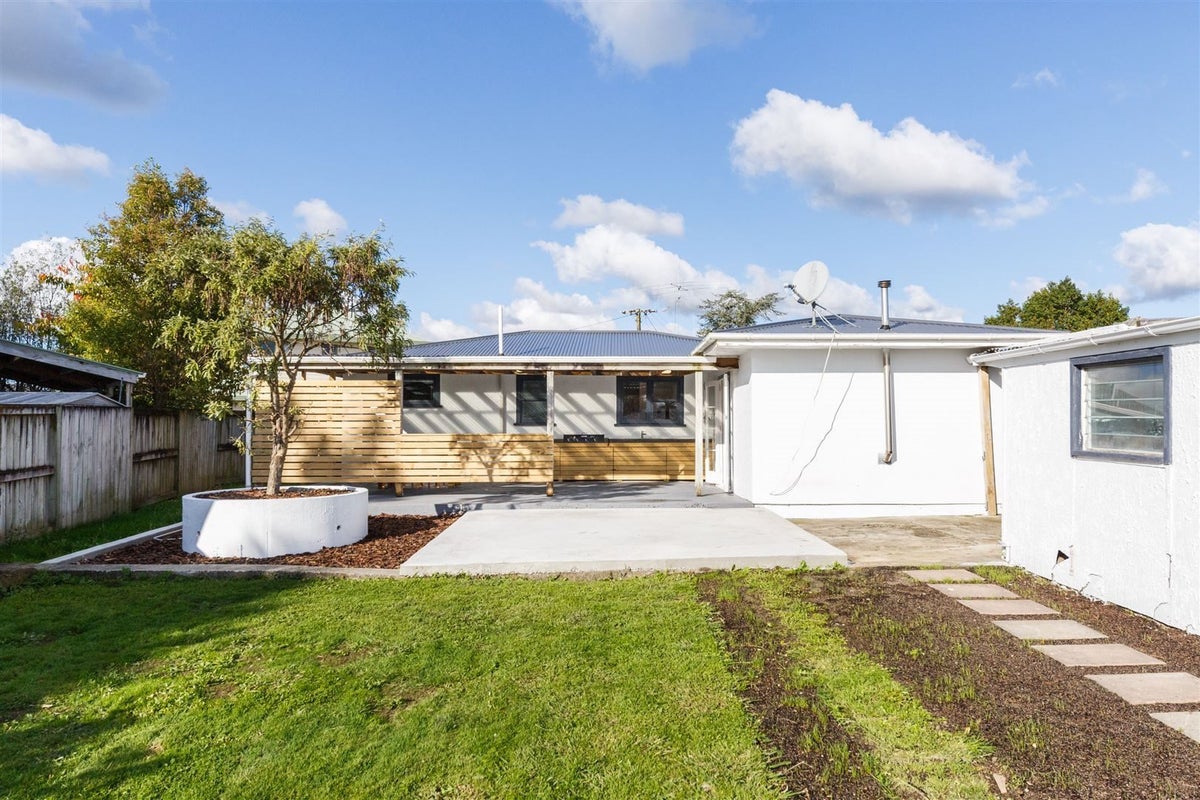 17 Norwich Place, Awapuni, Palmerston North - Carousel 1