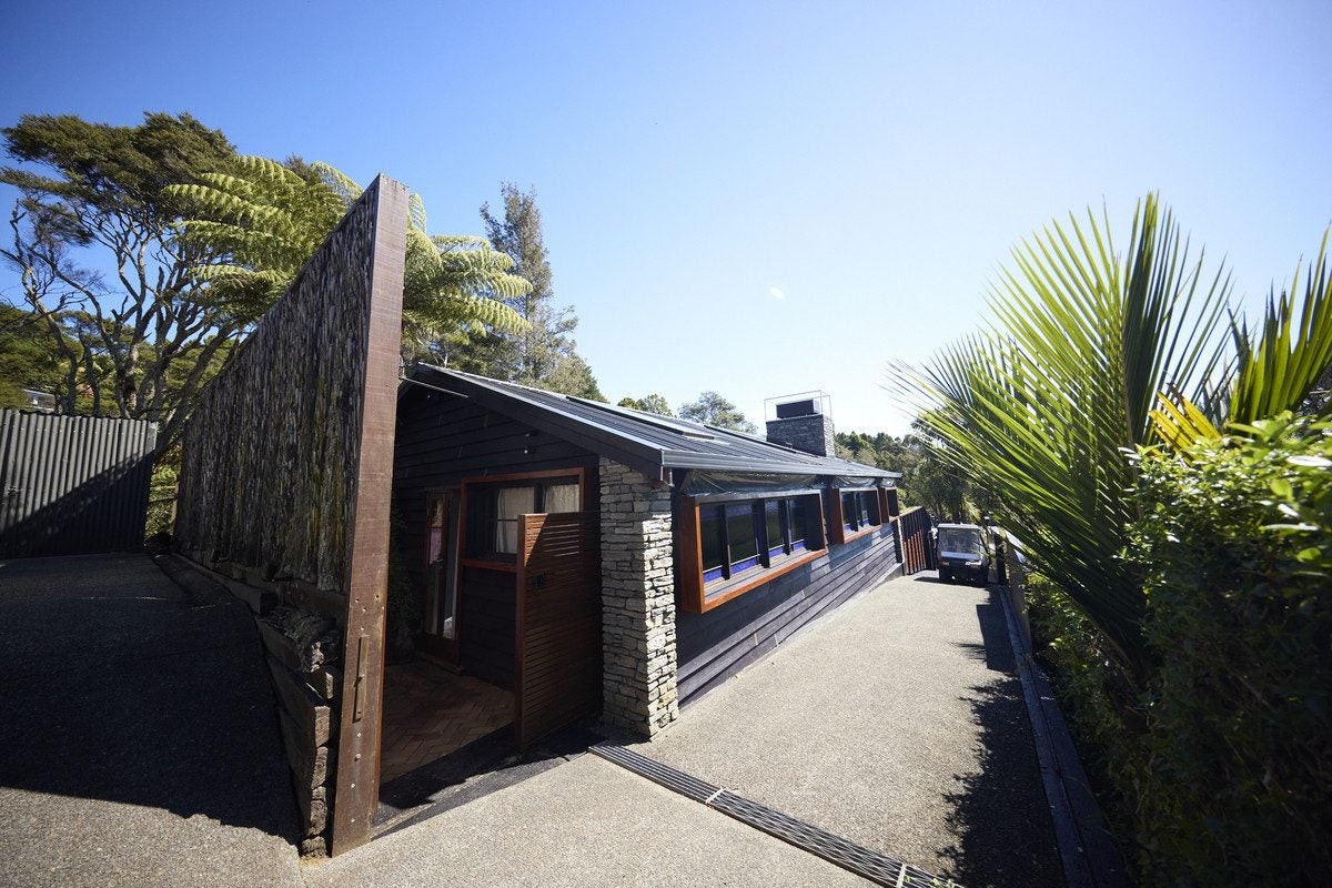 31 Kohu Road, Titirangi, Auckland - Carousel 2