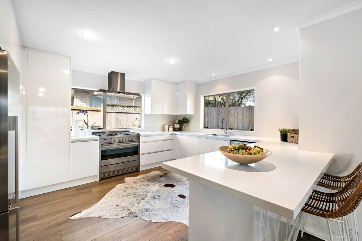 1/58 Tarnica Road, Northpark, Auckland - Carousel 1