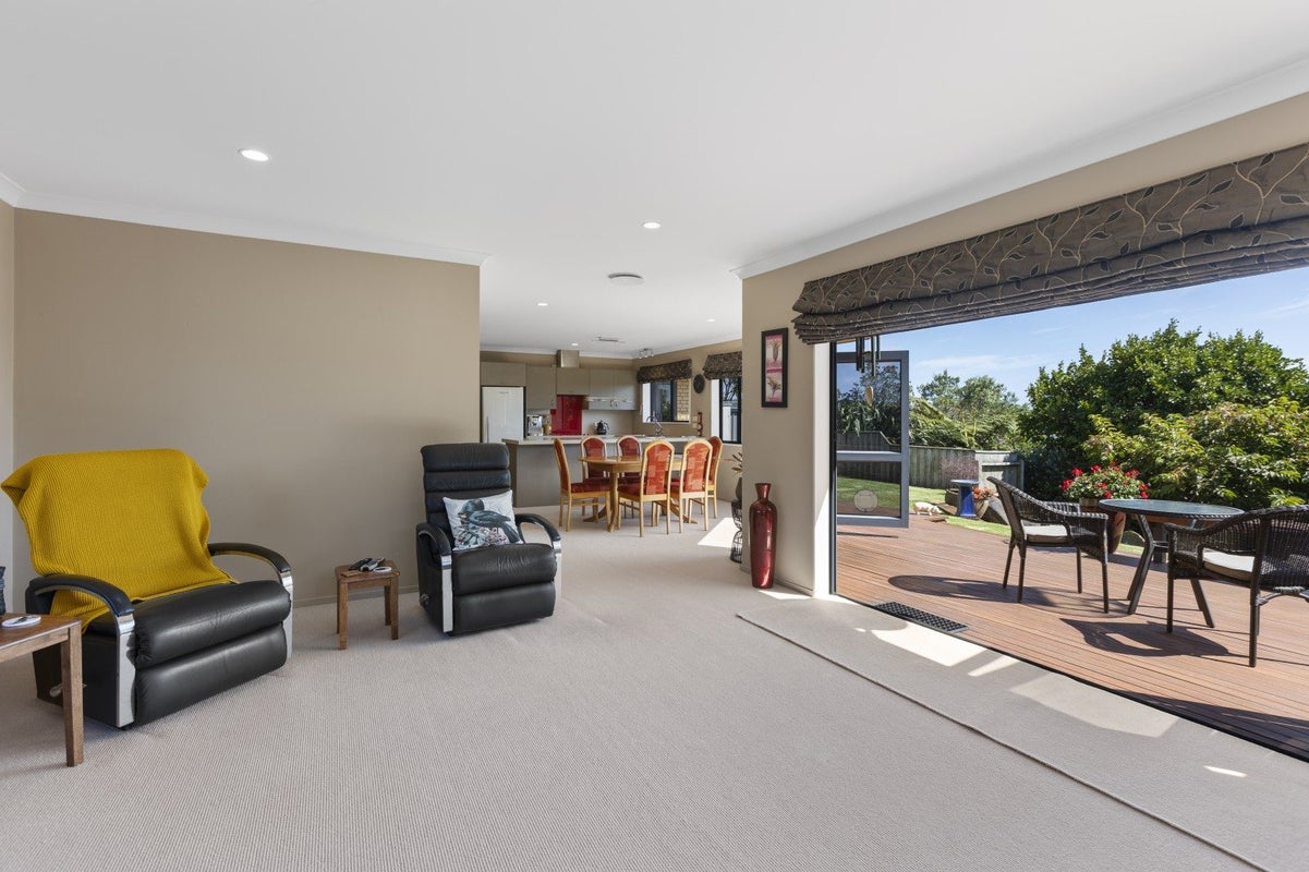 59 Karamea Street, Whalers Gate, New Plymouth - Carousel 2