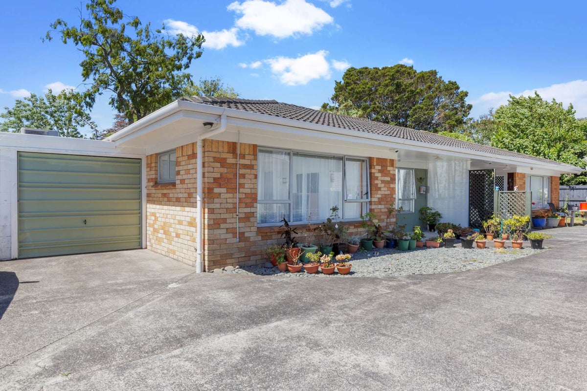 2/219 St George Street, Papatoetoe, Auckland - Carousel 1
