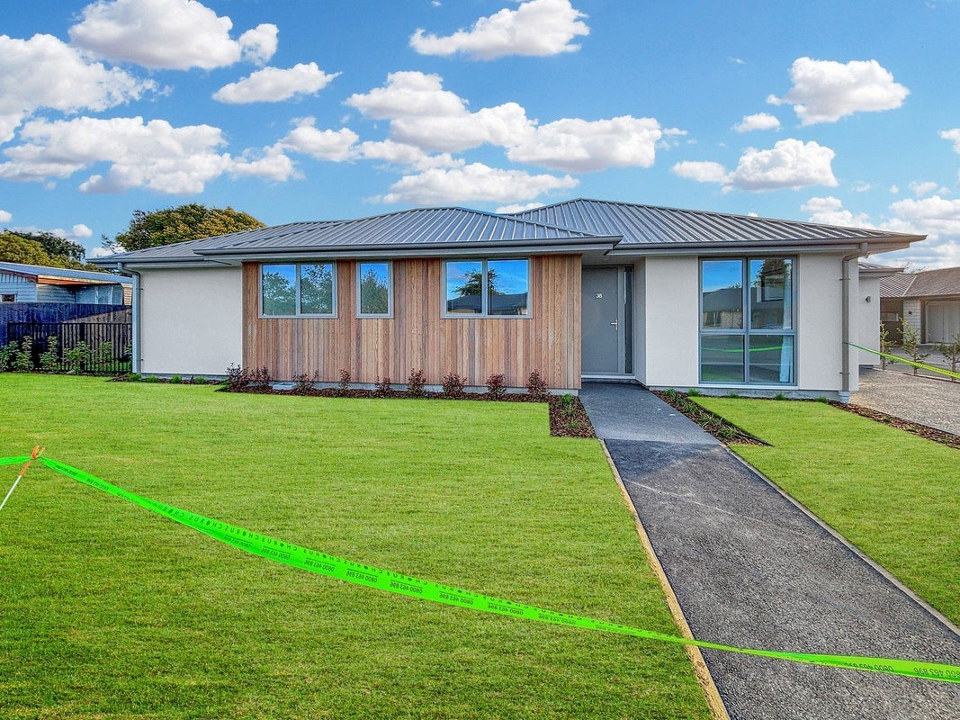 38 Elizabeth Street, Orewa - Carousel 1