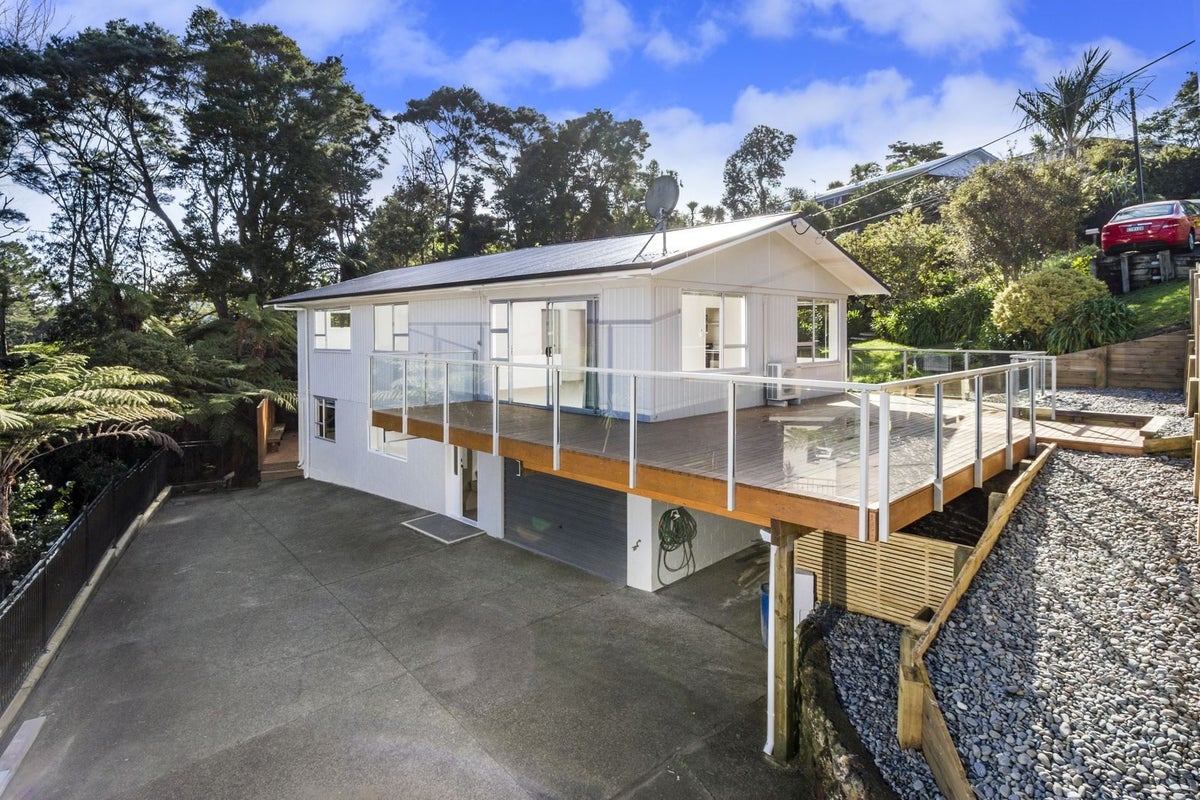 34 Inglis Street, Birkenhead, Auckland - Carousel 1
