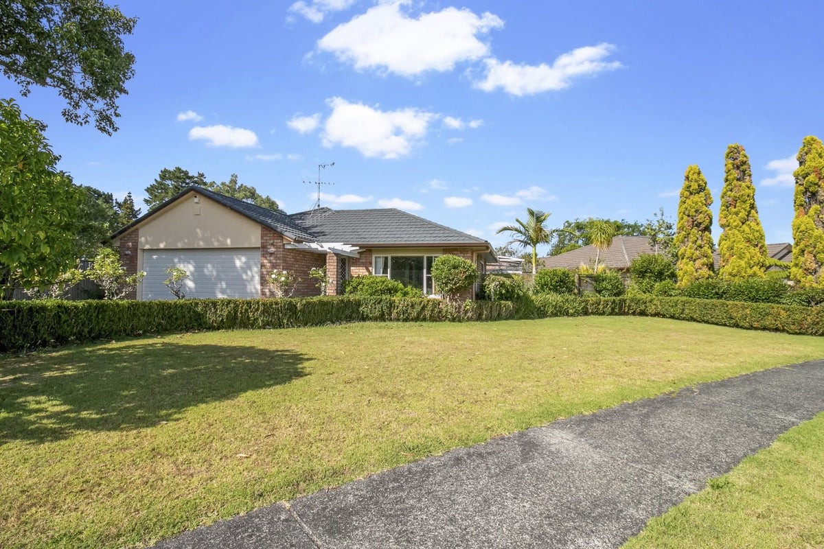 154 Wattle Farm Road, Wattle Downs, Auckland - Carousel 1