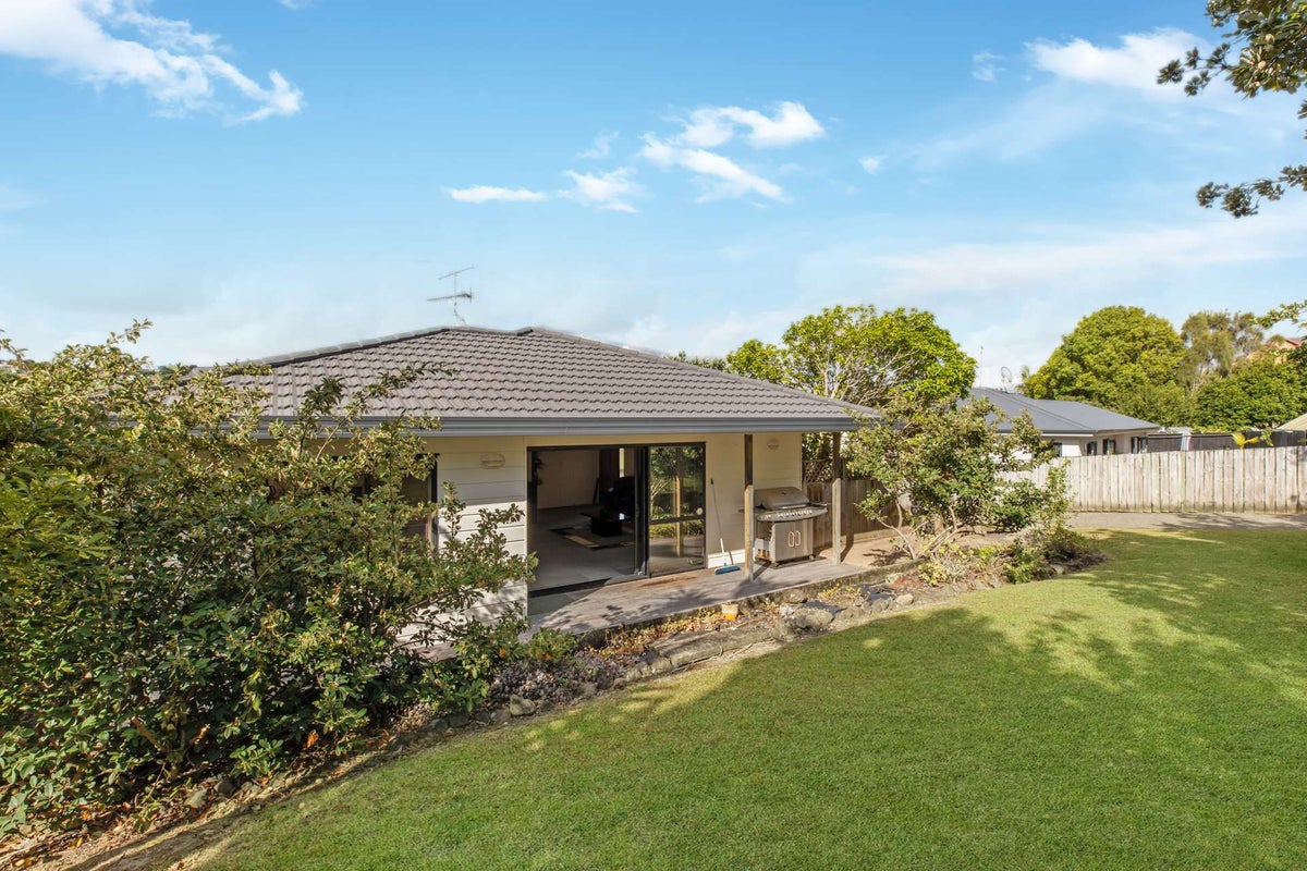 19 Donald Street, Stanmore Bay, Whangaparaoa - Carousel 2