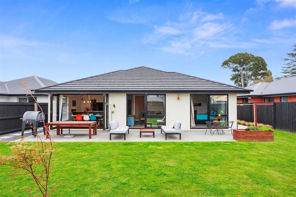 20 Minerva Crescent, Woodend, Woodend - Carousel 2