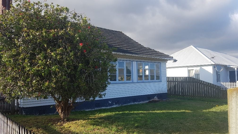 1/20 Athlone Crescent, Boulcott, Lower Hutt - Carousel 1