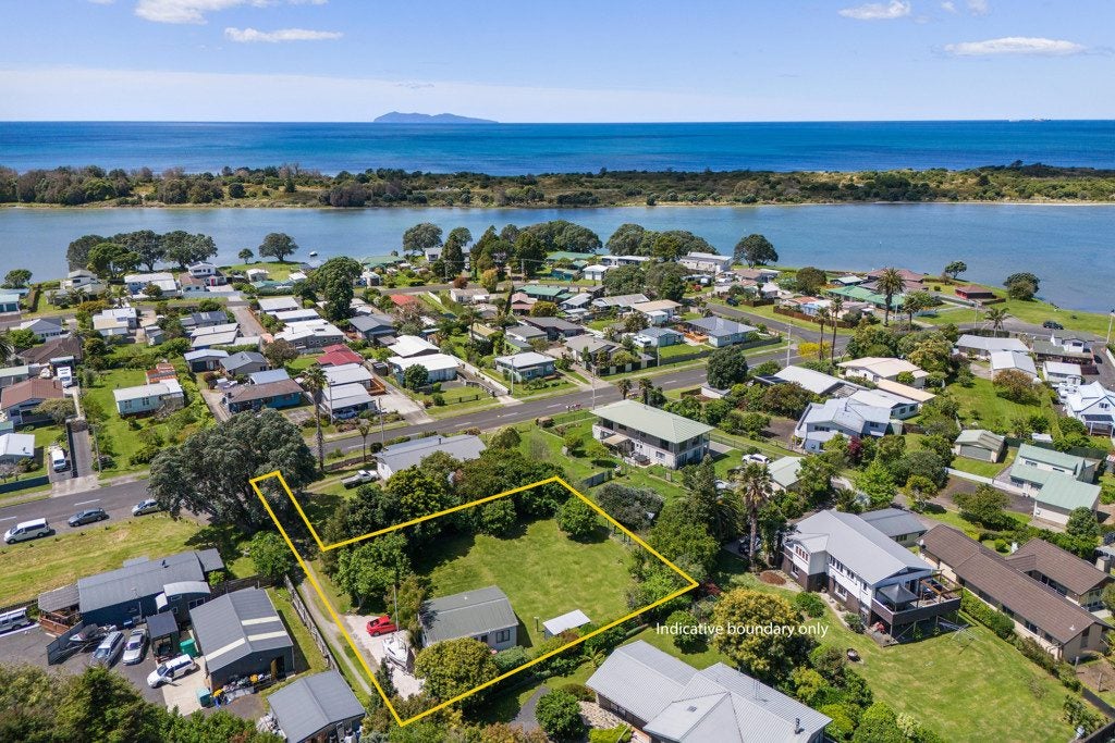 33 Athenree Road, Athenree, Waihi Beach - Carousel 2