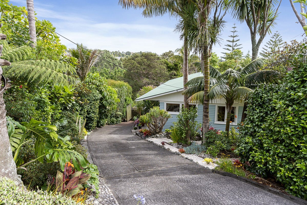 193 Godley Road, Titirangi, Auckland - Carousel 2