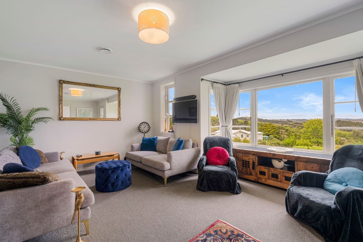 817A Whakapirau Road, Maungaturoto - Carousel 2