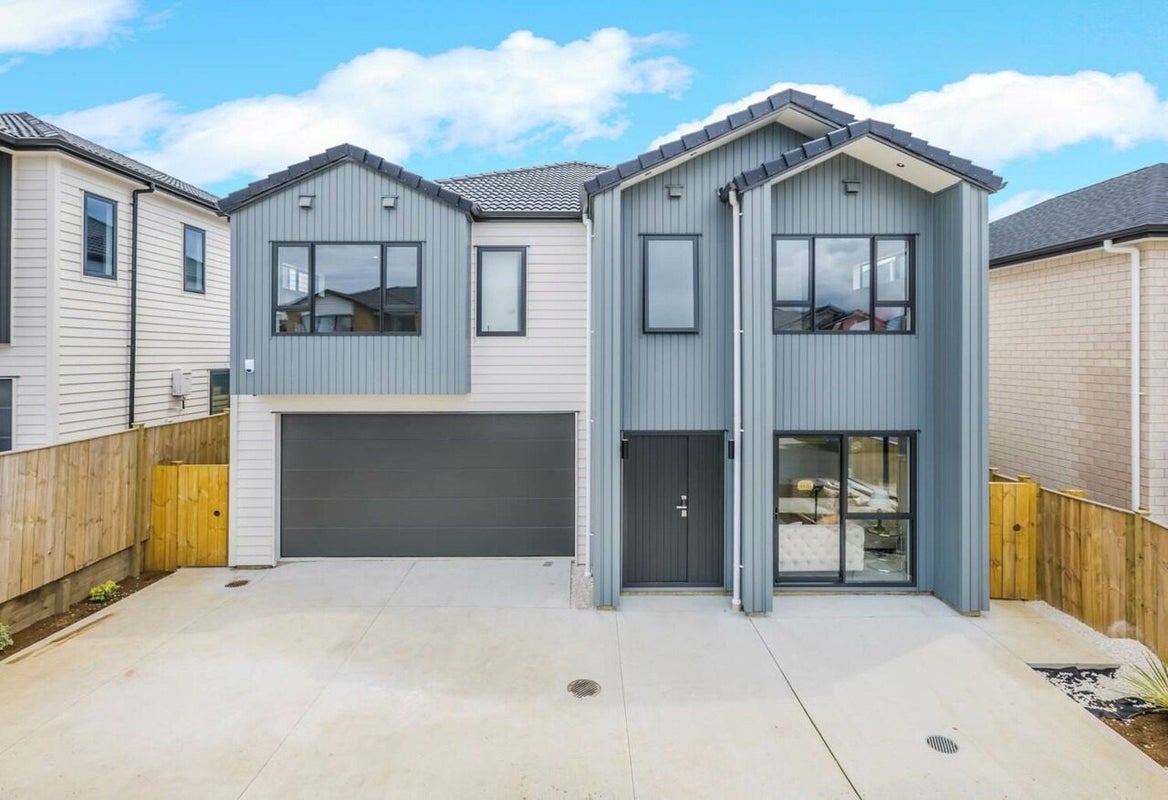 26 Golden Avenue, Flat Bush, Auckland - Carousel 1