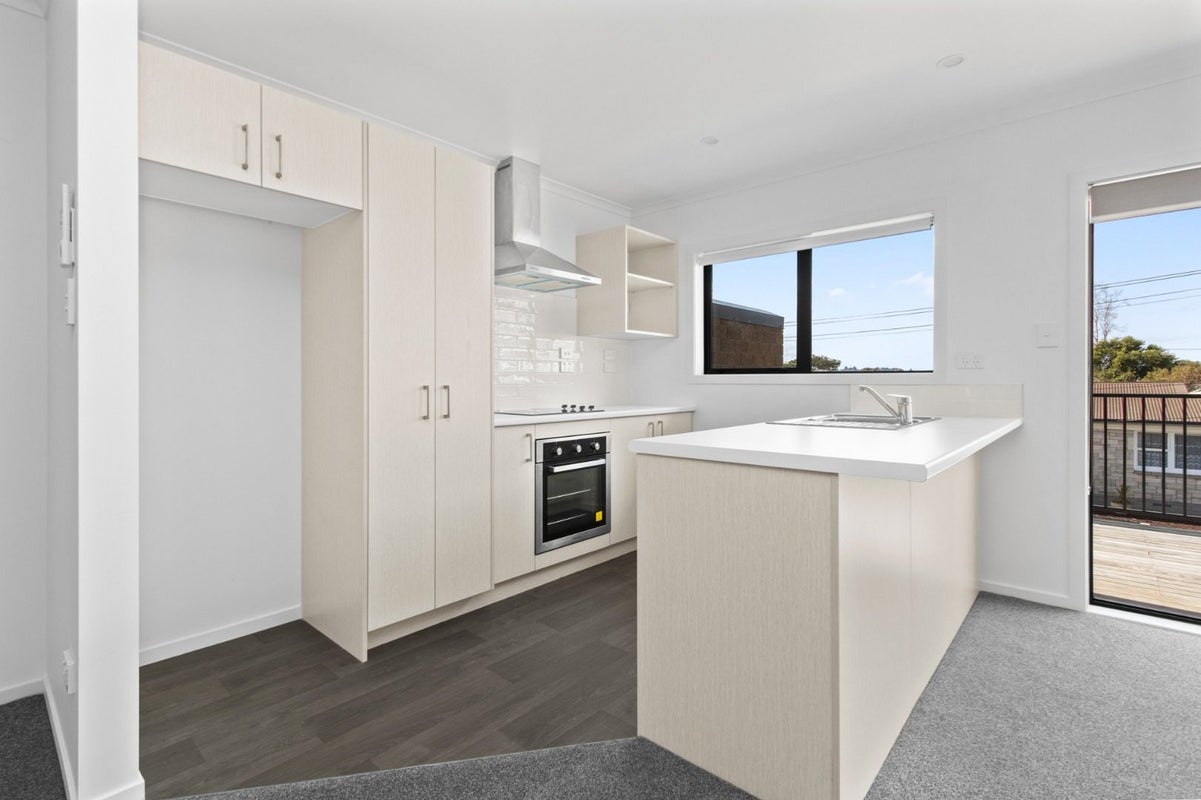 6/227 Killarney Road, Frankton, Hamilton - Carousel 1