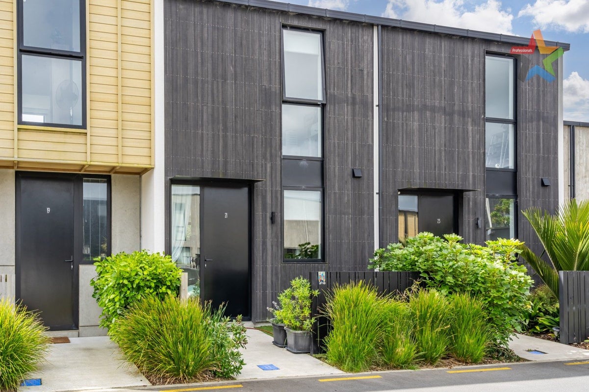 21 Te Ara O Paetutu, Petone, Lower Hutt - Carousel 1