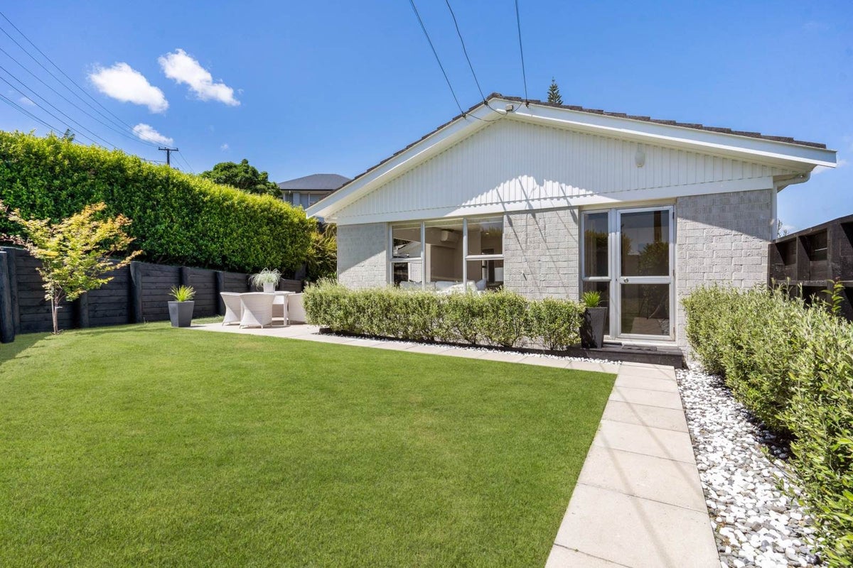 1/88 Koraha Street, Remuera, Auckland - Carousel 1