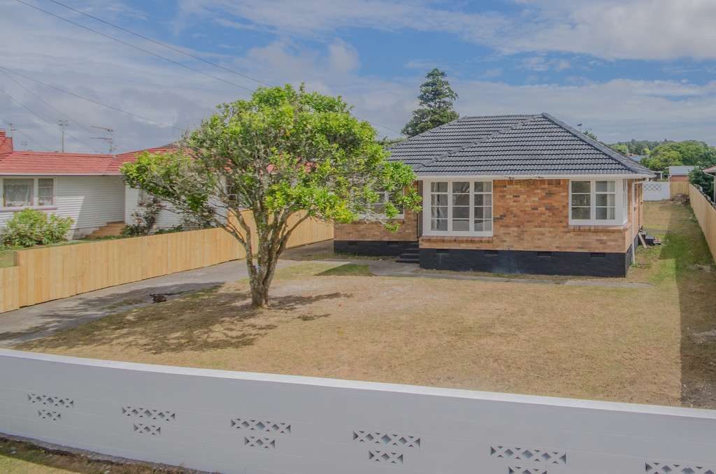 46 McAnnalley Street, Manurewa East, Auckland - Carousel 1