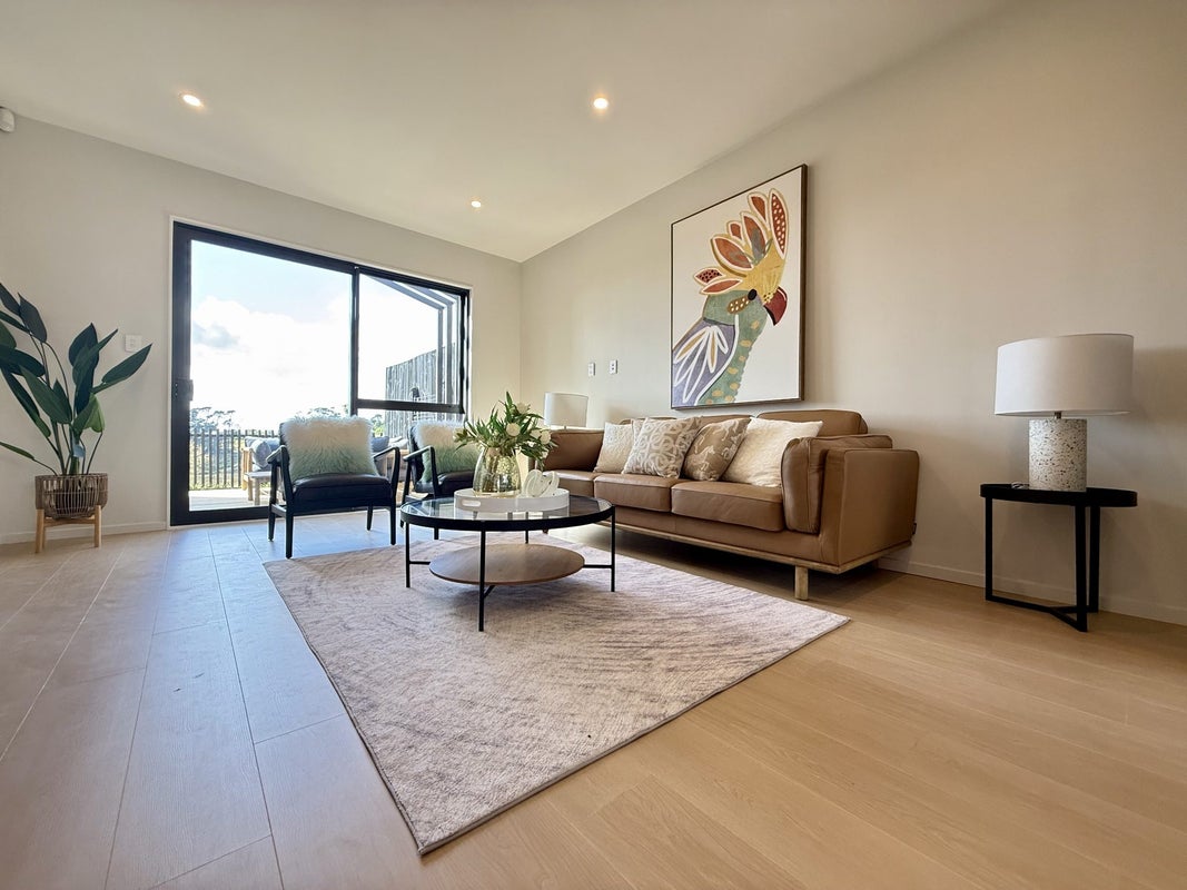 32 Paretao Street, Massey, Auckland - Carousel 21