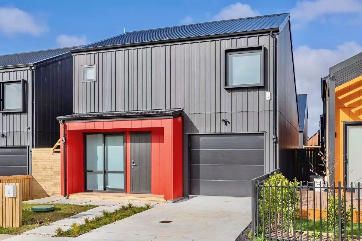 13 Murray Grey Lane, Karaka, Papakura - Carousel 2