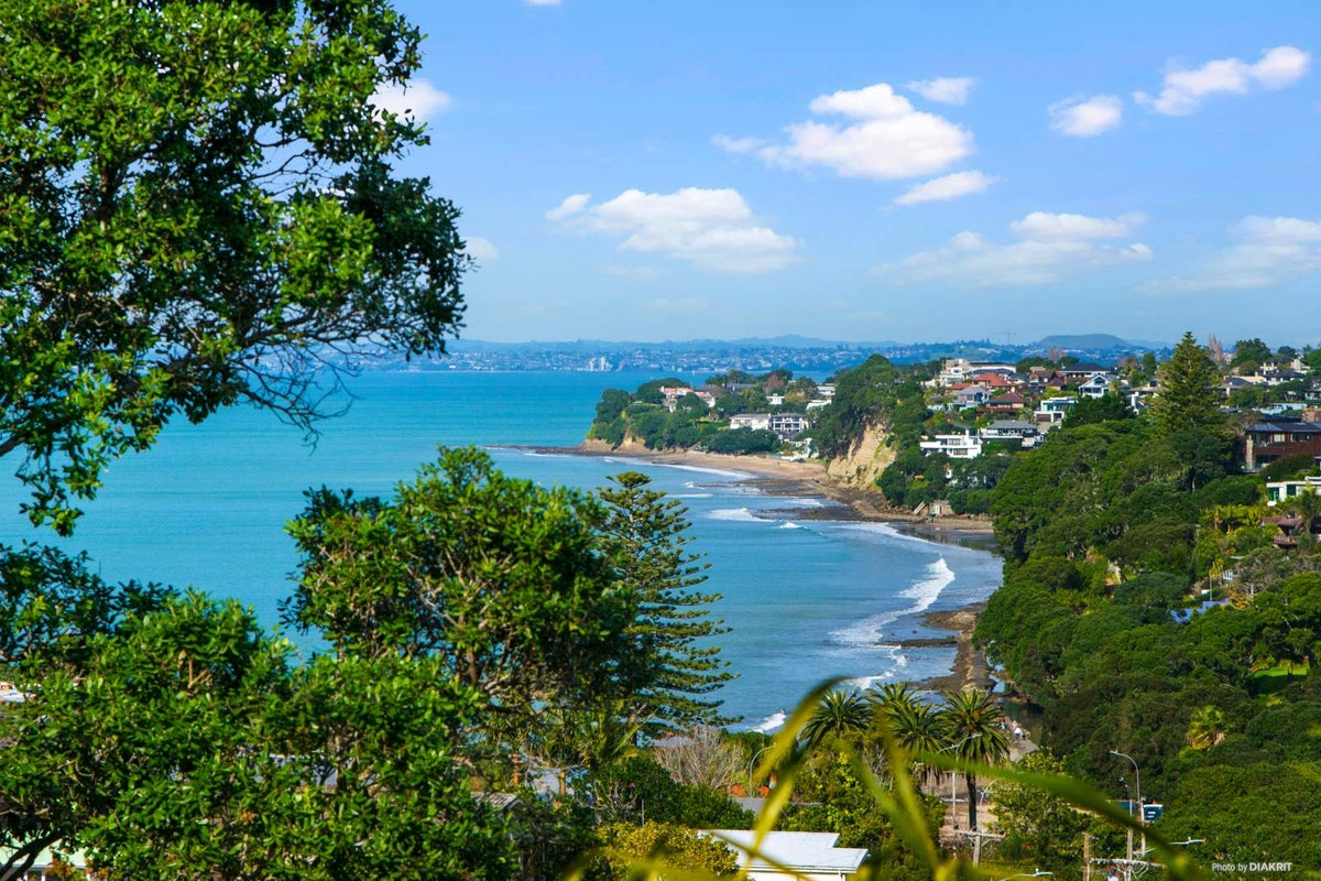 1/555 Beach Road, Murrays Bay, Auckland - Carousel 2