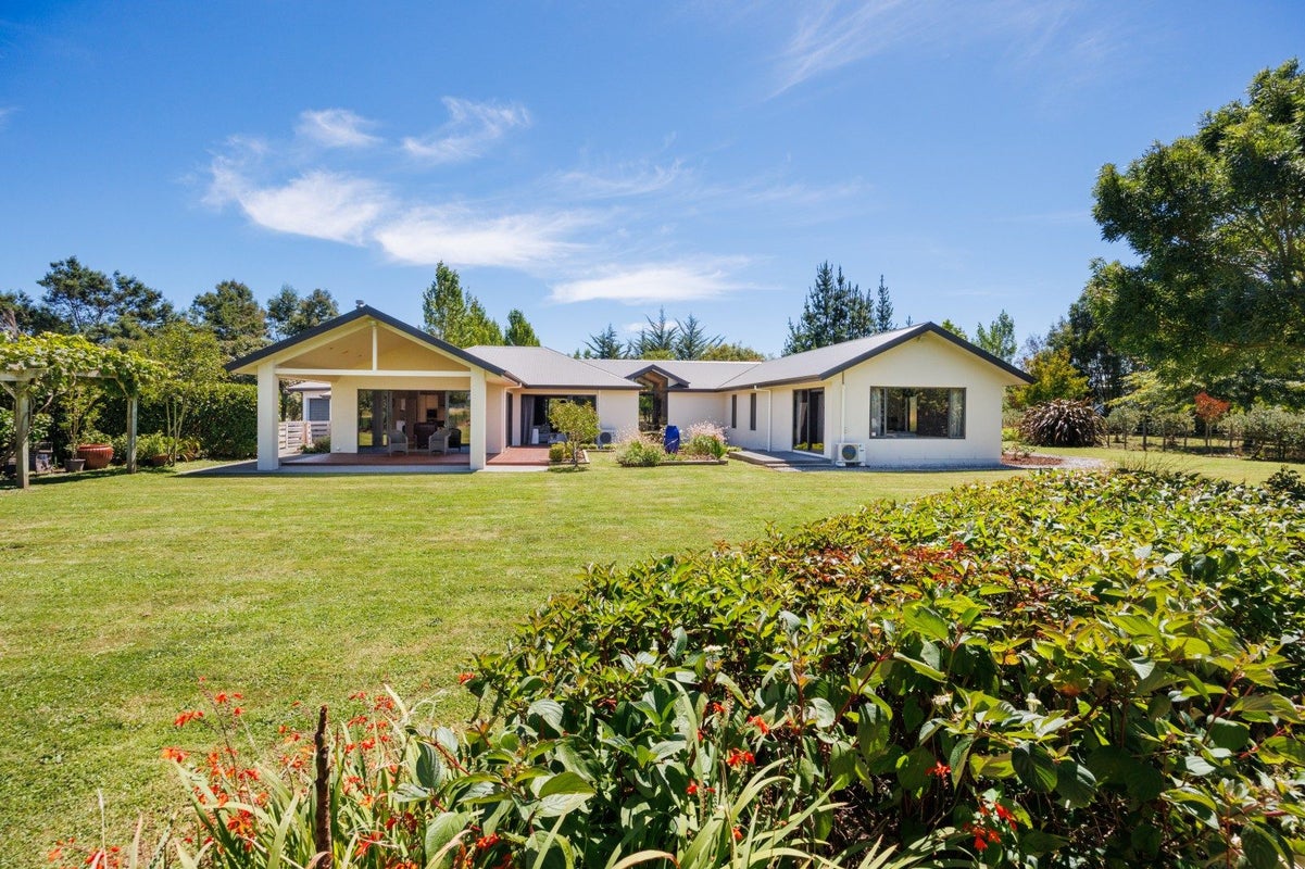 572 Taonui Road, Colyton, Feilding - Carousel 1