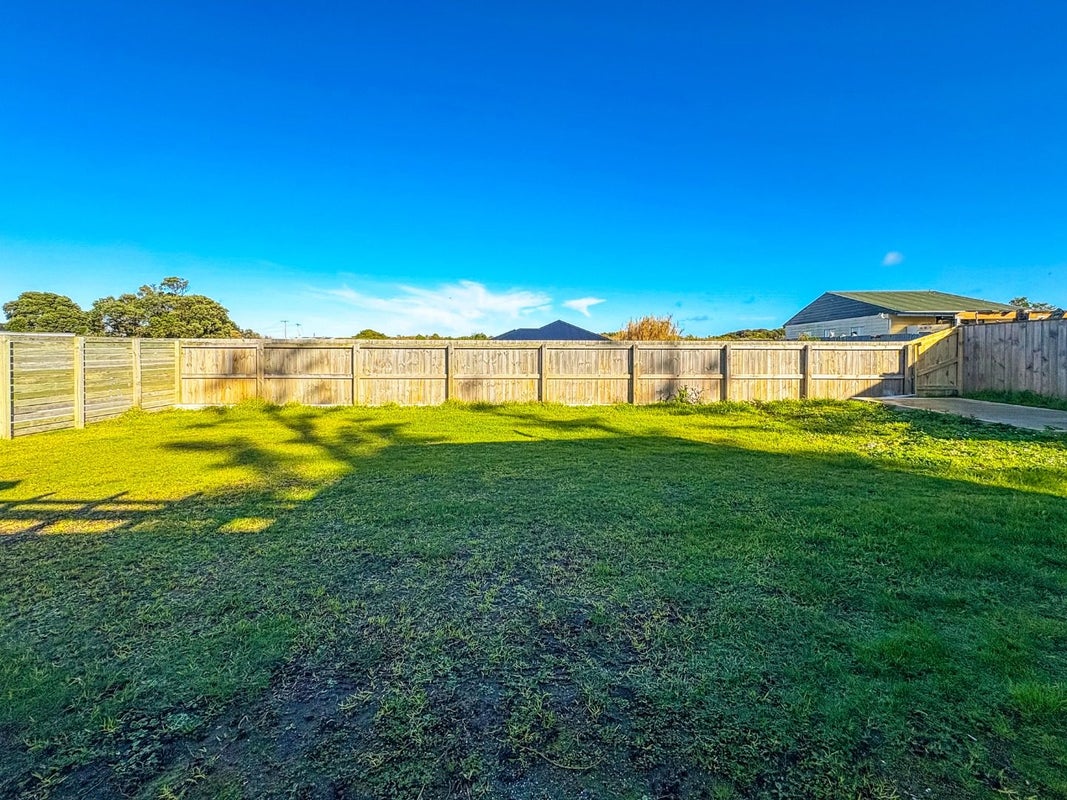 23 Egmont Street, Castlecliff, Whanganui - Carousel 28