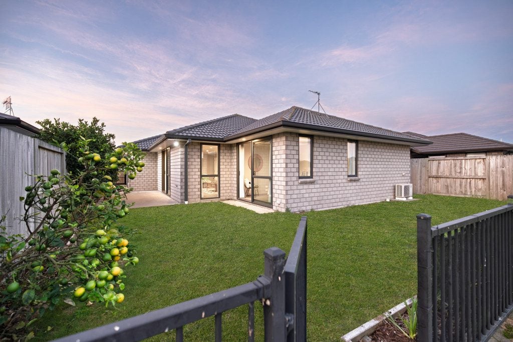 44 Te Kio Crescent, Papamoa Beach, Papamoa - Carousel 1