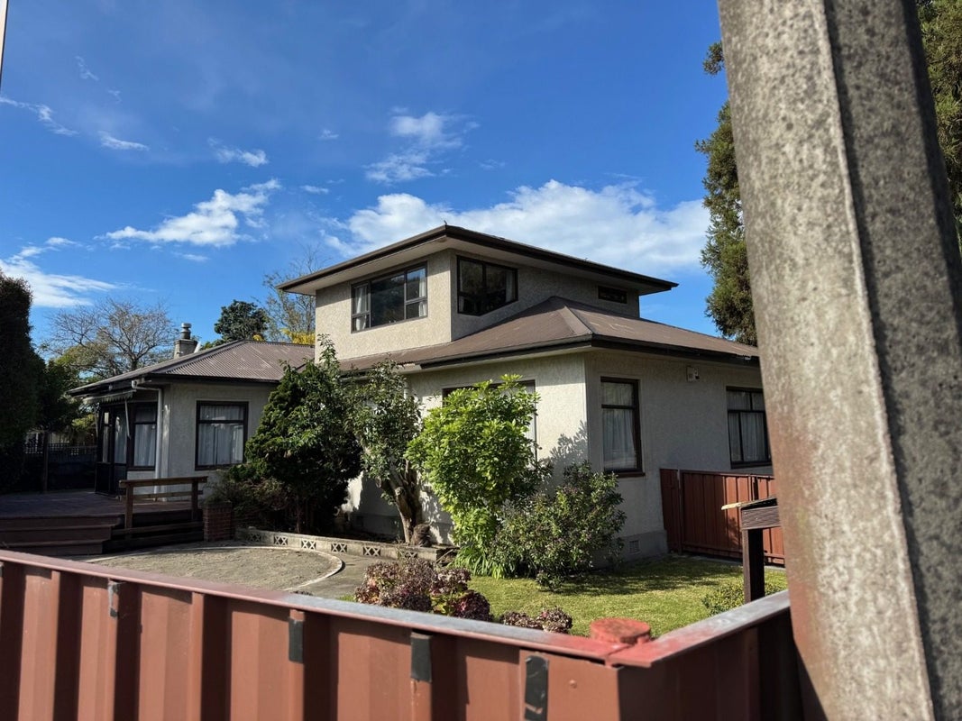 1101 Caroline Road, Mayfair, Hastings - Carousel 1