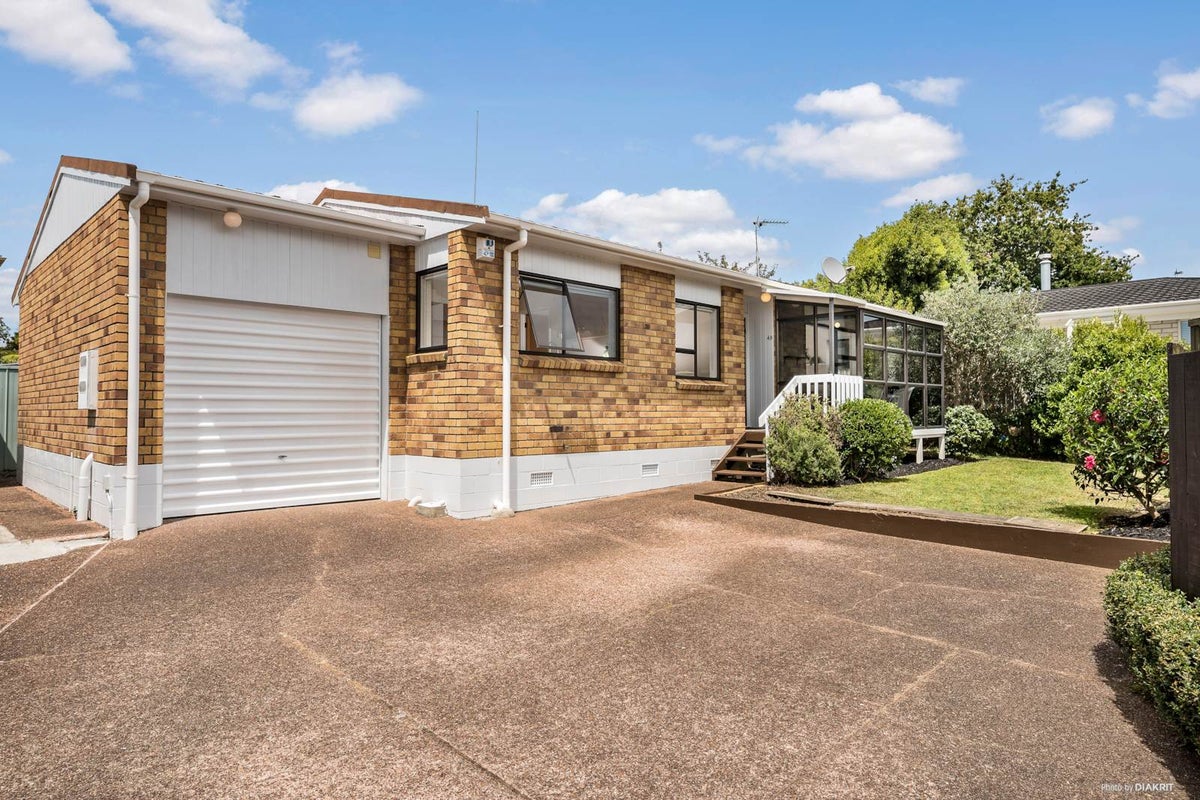 3/4 Trafalgar Road, Milford, Auckland - Carousel 1