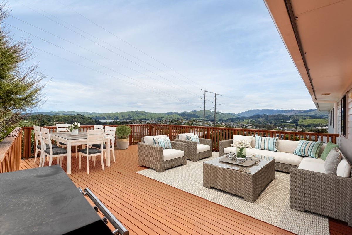 11B Polestar Lane, Whitby, Porirua - Carousel 1