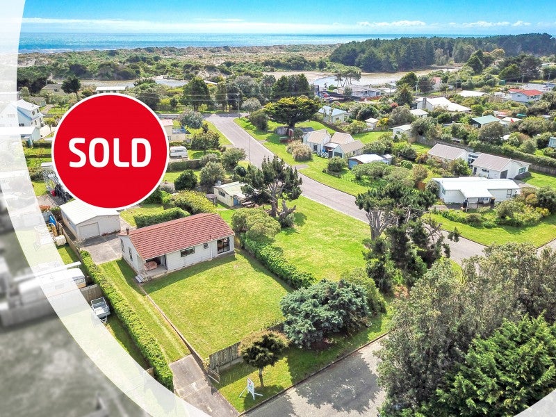 33 Sarah Street, Waikawa Beach, Manakau - Carousel 22