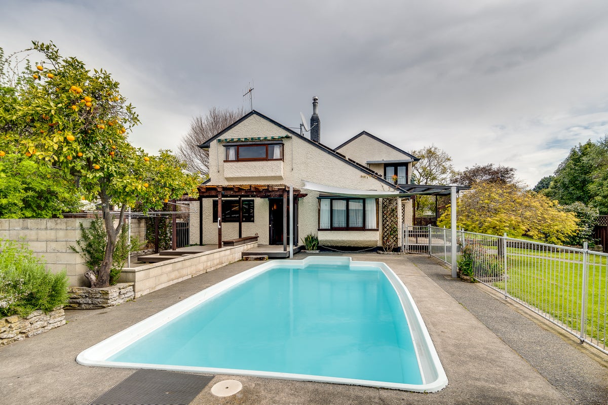 802 Collinge Road, Mayfair, Hastings - Carousel 26