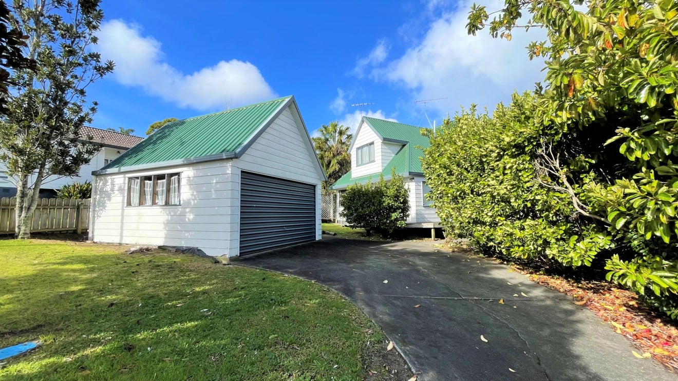 21 Mallard Place, Unsworth Heights, Auckland - Carousel 1