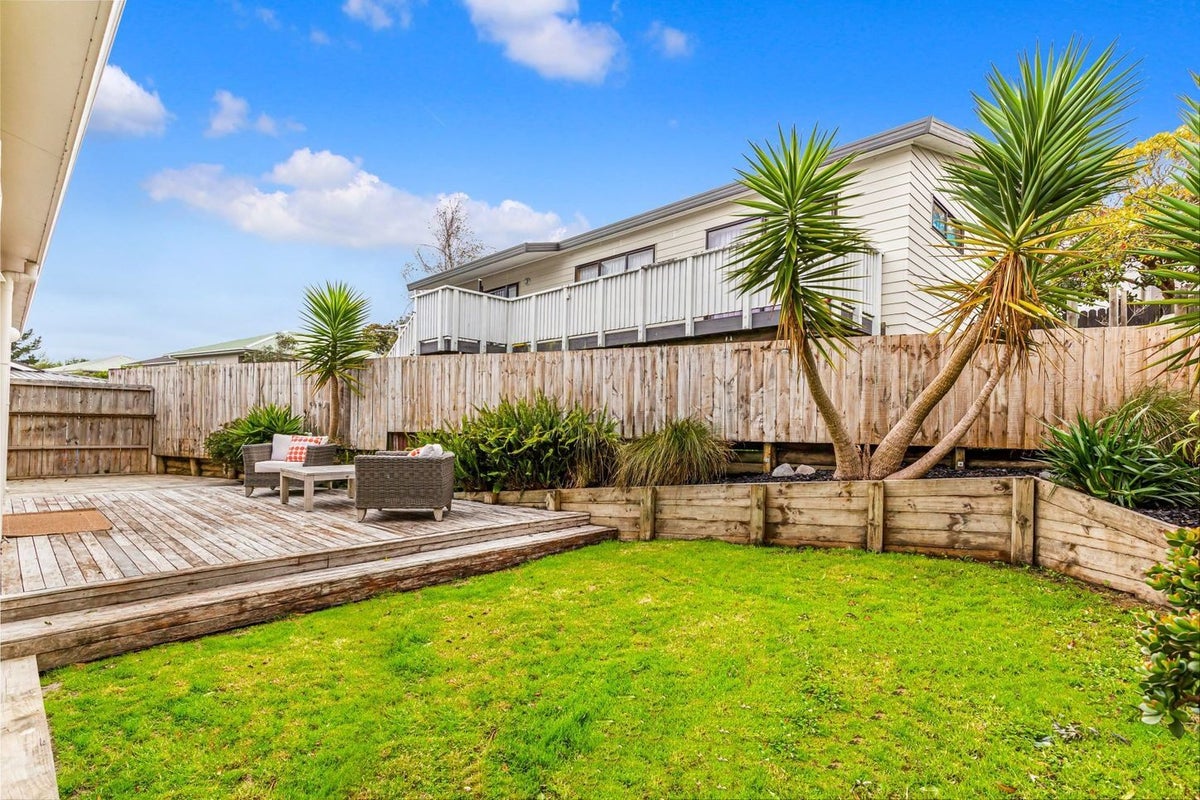 1/38 Elizabeth Drive, West Harbour, Auckland - Carousel 2
