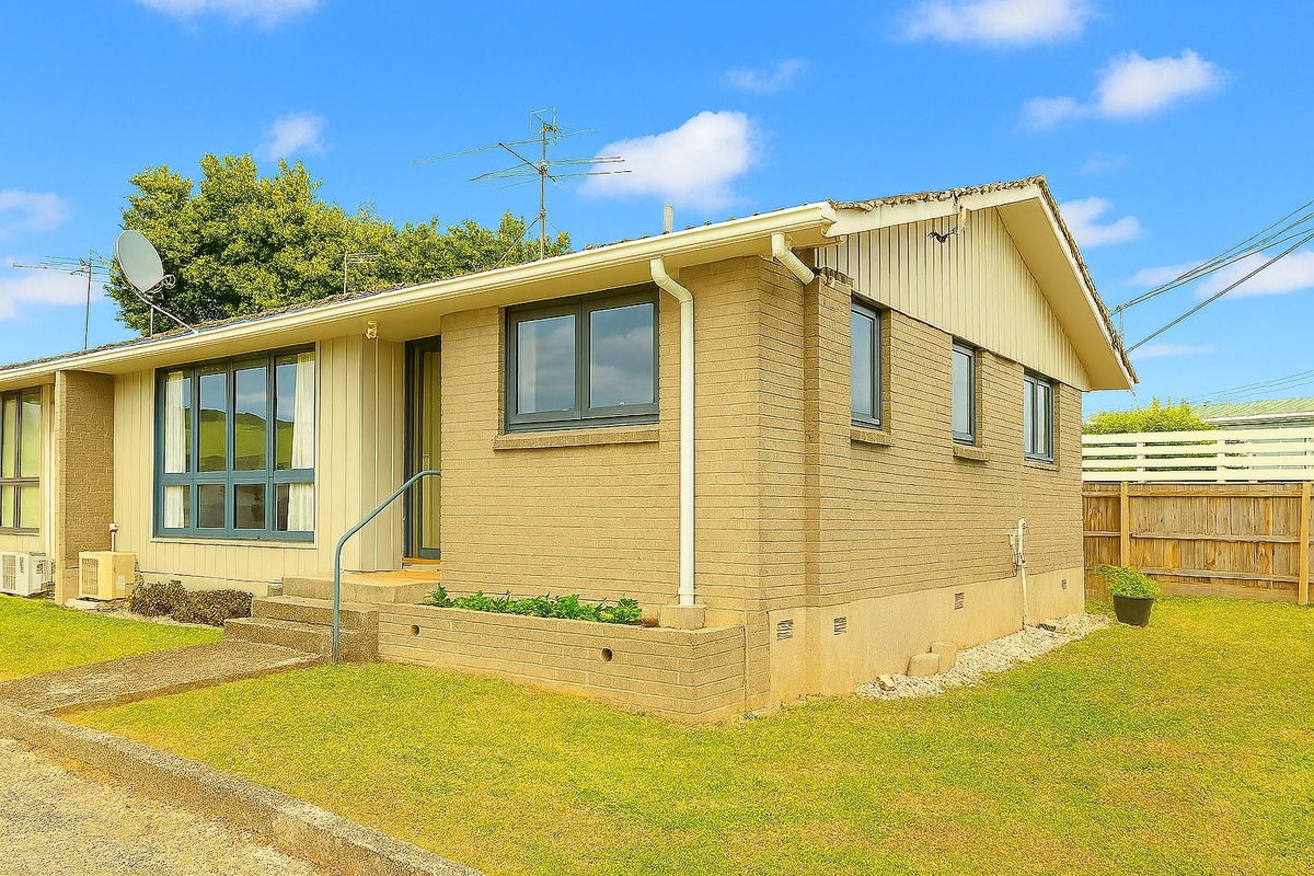 3/63A Pine Avenue, Ebdentown, Upper Hutt - Carousel 2