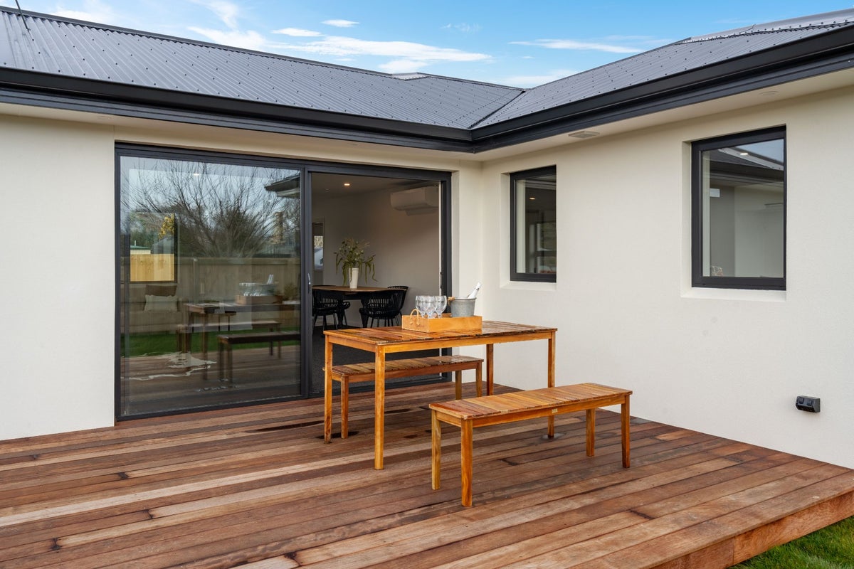2A Margate Street, Waihola, Milton - Carousel 12