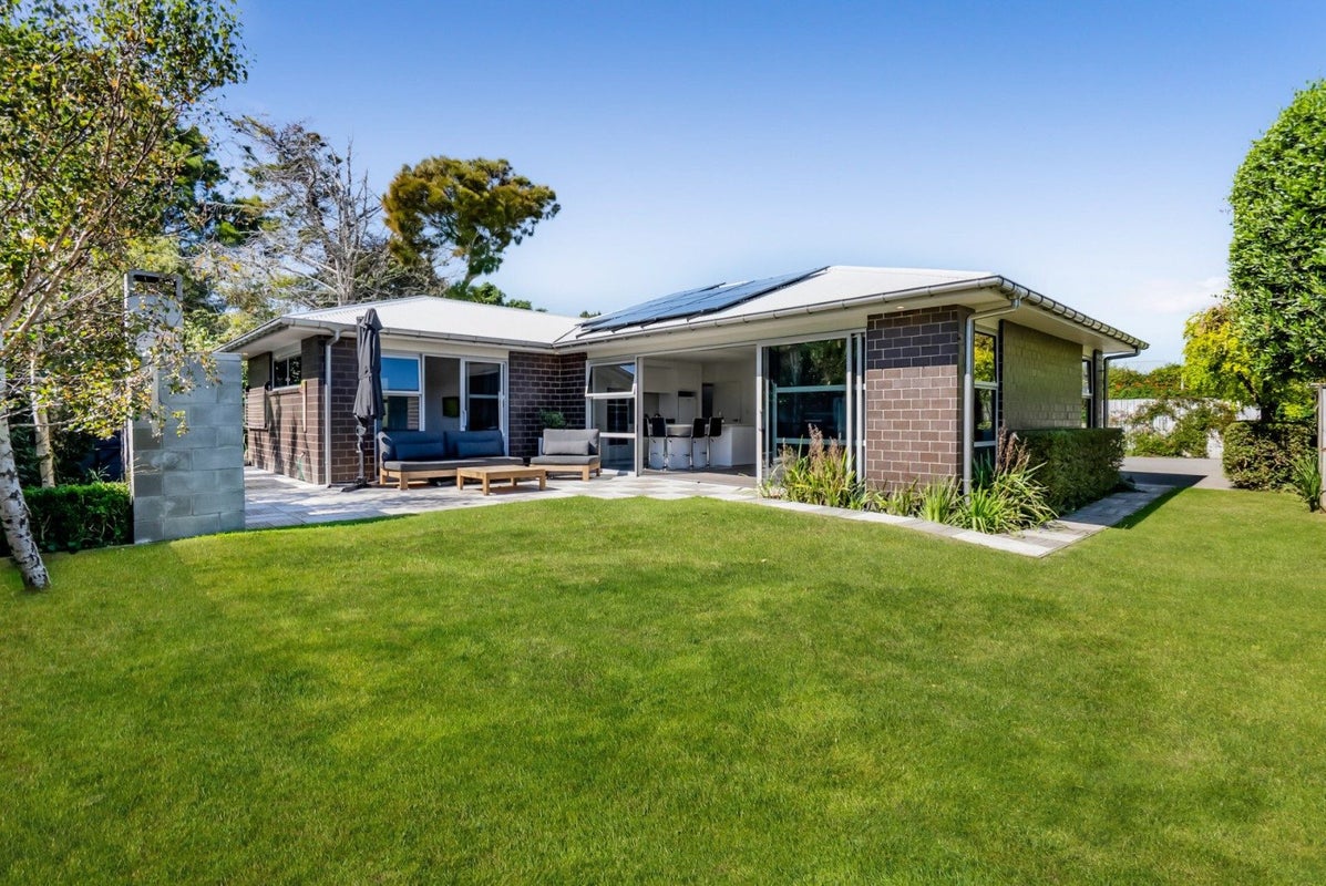 77 Brooklands Road, Brooklands, New Plymouth - Carousel 1