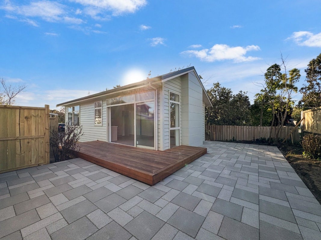 18 Newry Road, Raumati Beach, Paraparaumu - Carousel 1
