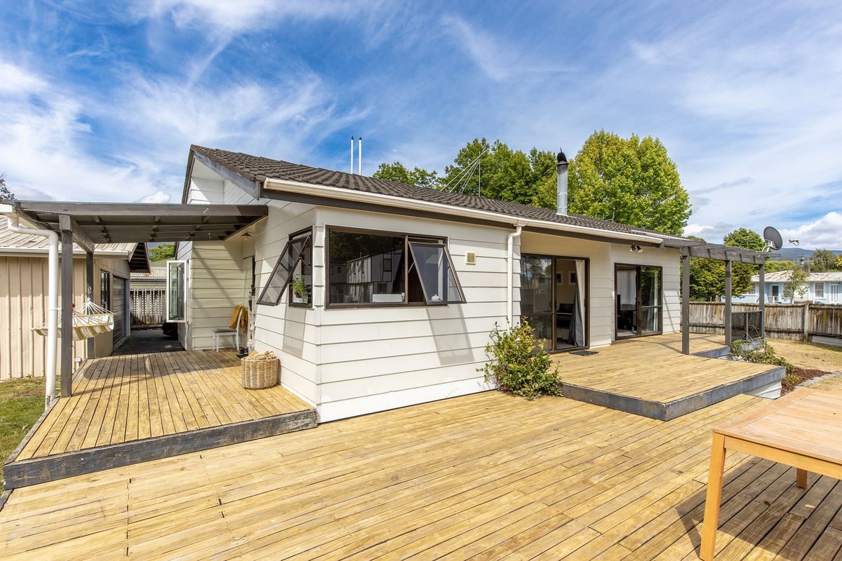 8 Papua Street, Turangi - Carousel 1