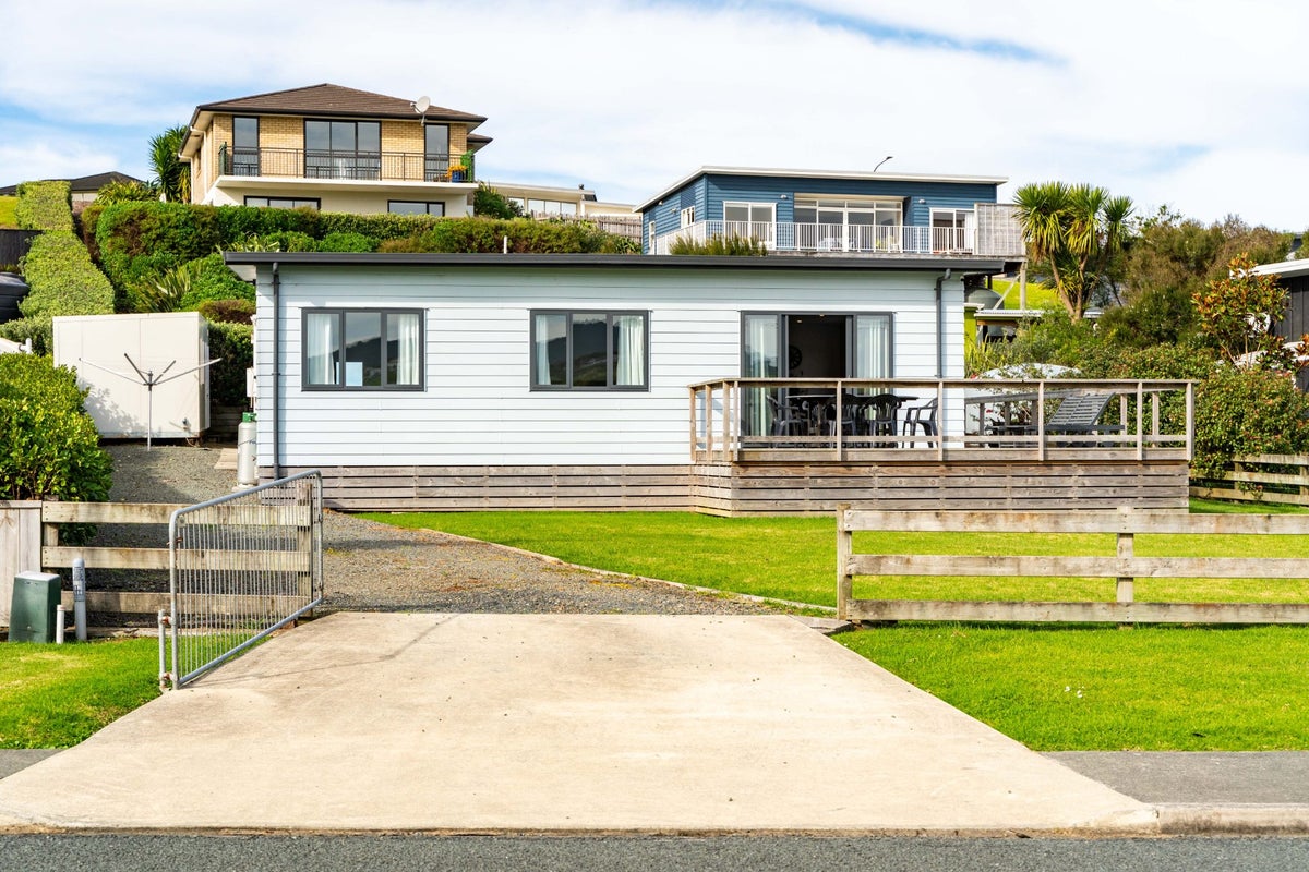 13 Jack Boyd Drive, Mangawhai Heads, Mangawhai - Carousel 1