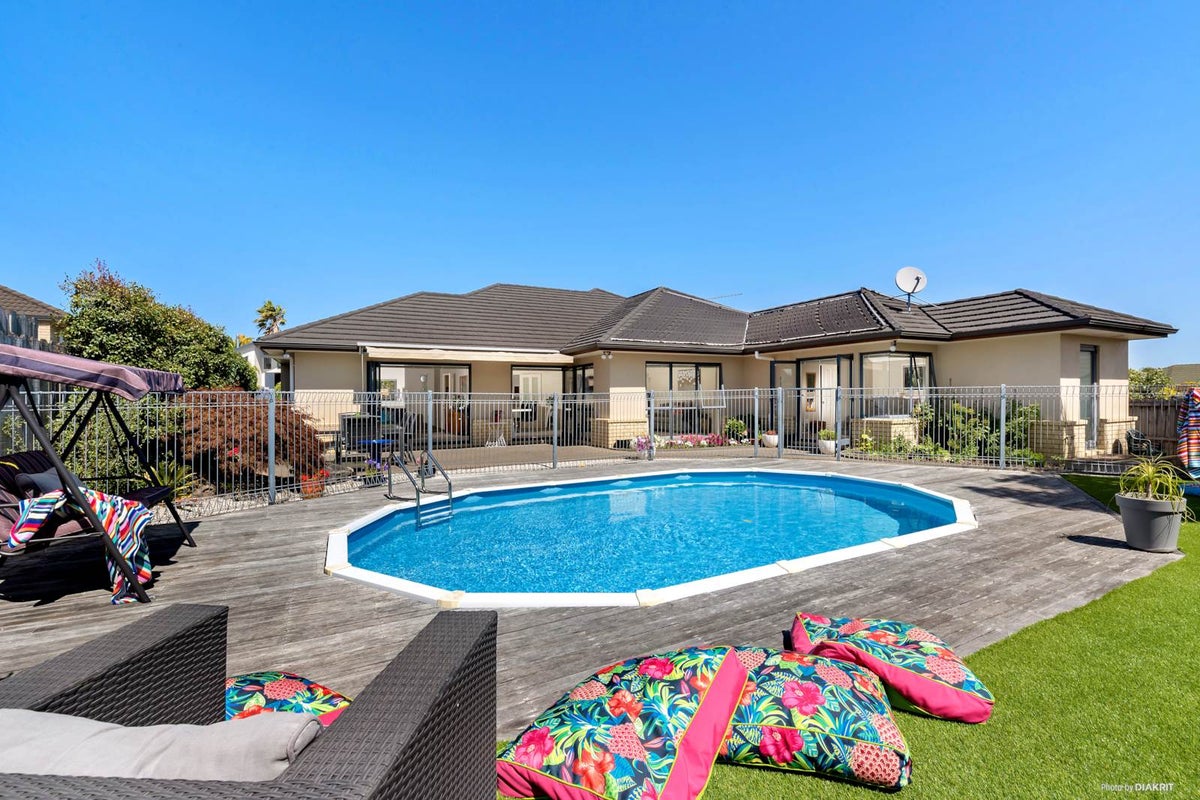 4 Keenagh Rise, Dannemora, Auckland - Carousel 1