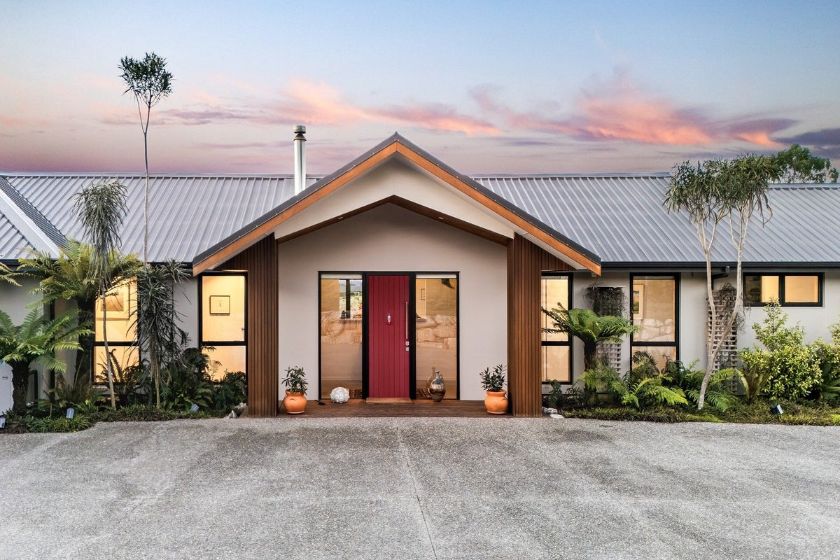 35 Amber Rise, Tasman, Upper Moutere - Carousel 2