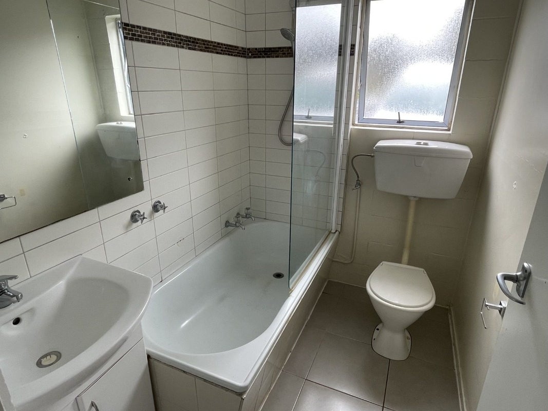 1566C Great North Road, Waterview, Auckland - Carousel 6